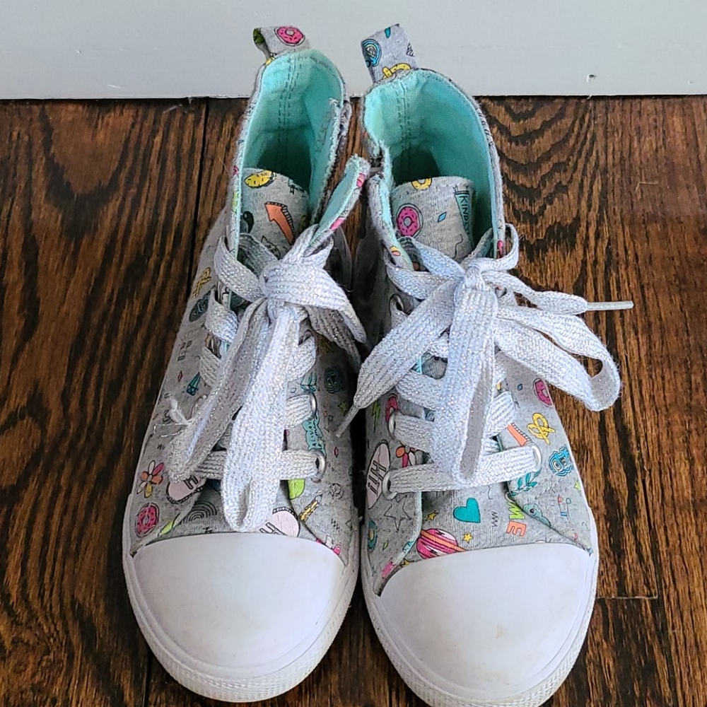 Hightop girls sneakers
